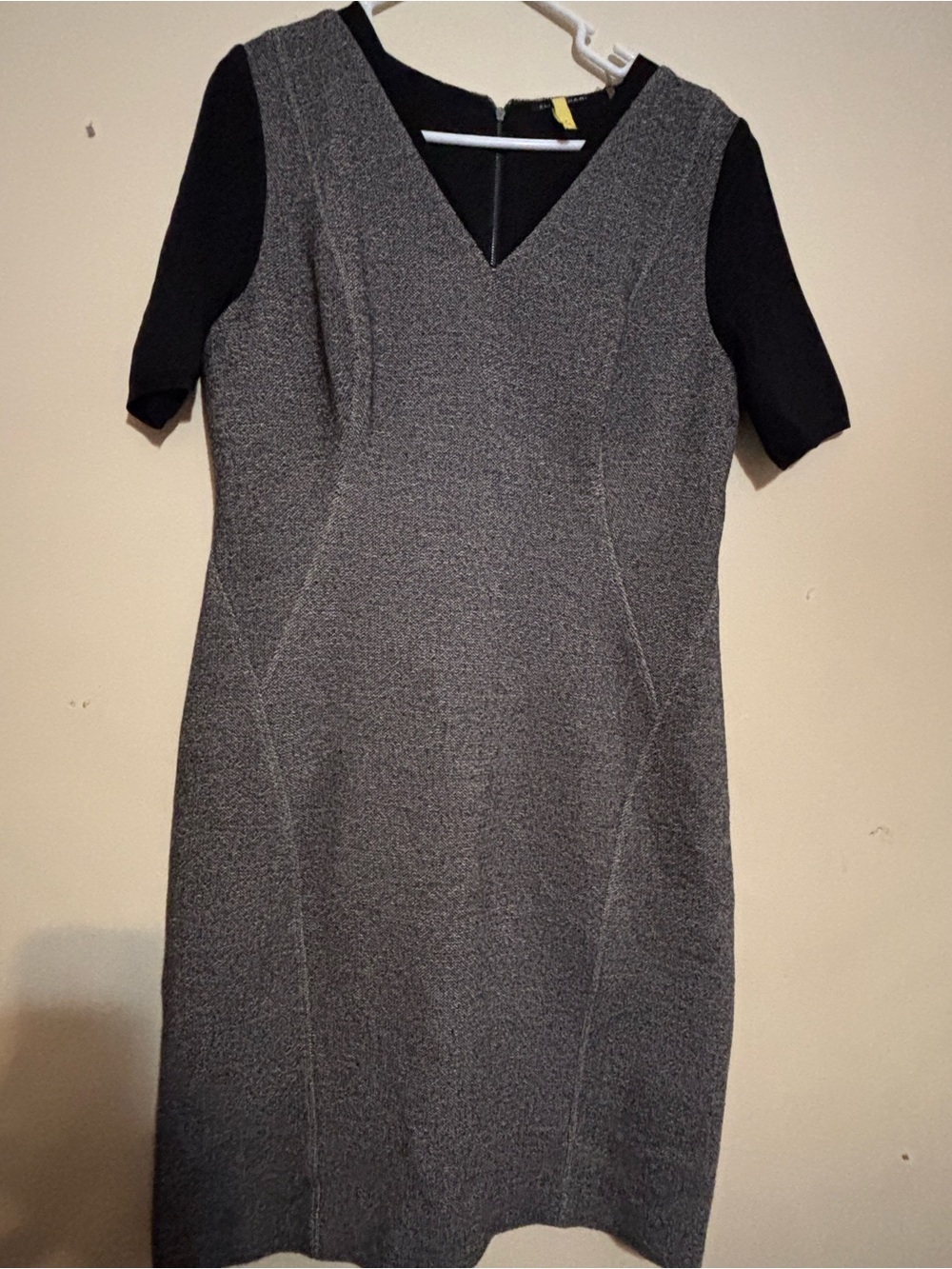 V-Neck Short Sleeve Gray Sheath Dress